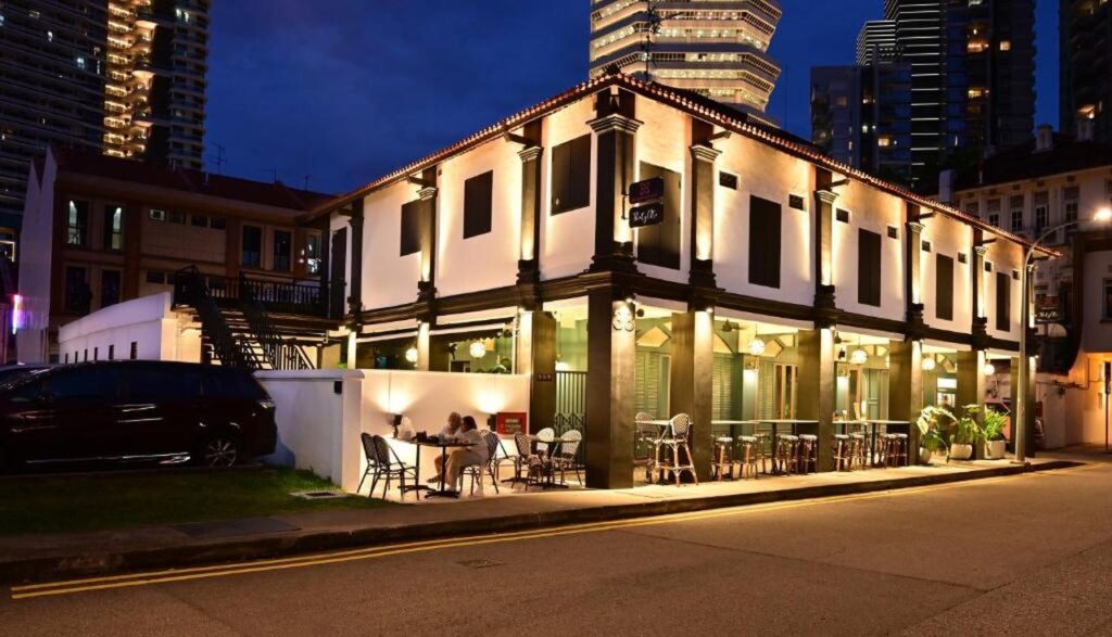 cube boutique capsule hotel kampong glam